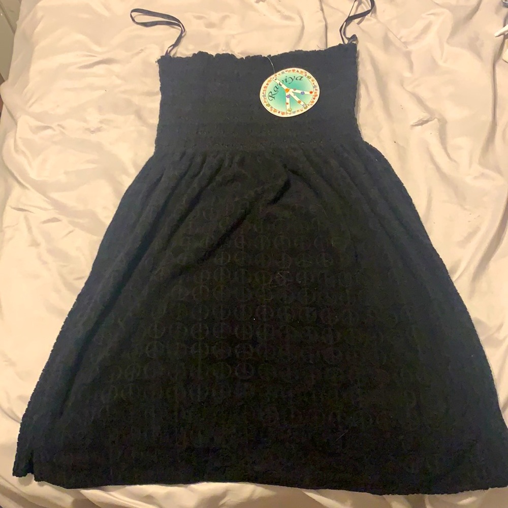 Raviya Coverup size small